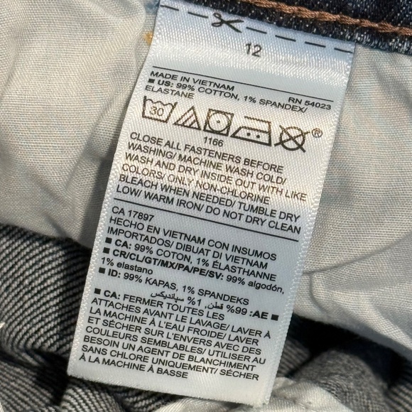 Old Navy Mid Rise Boyfriend Jeans Vina with Raw Hem Size 12 - Picture 10 of 13